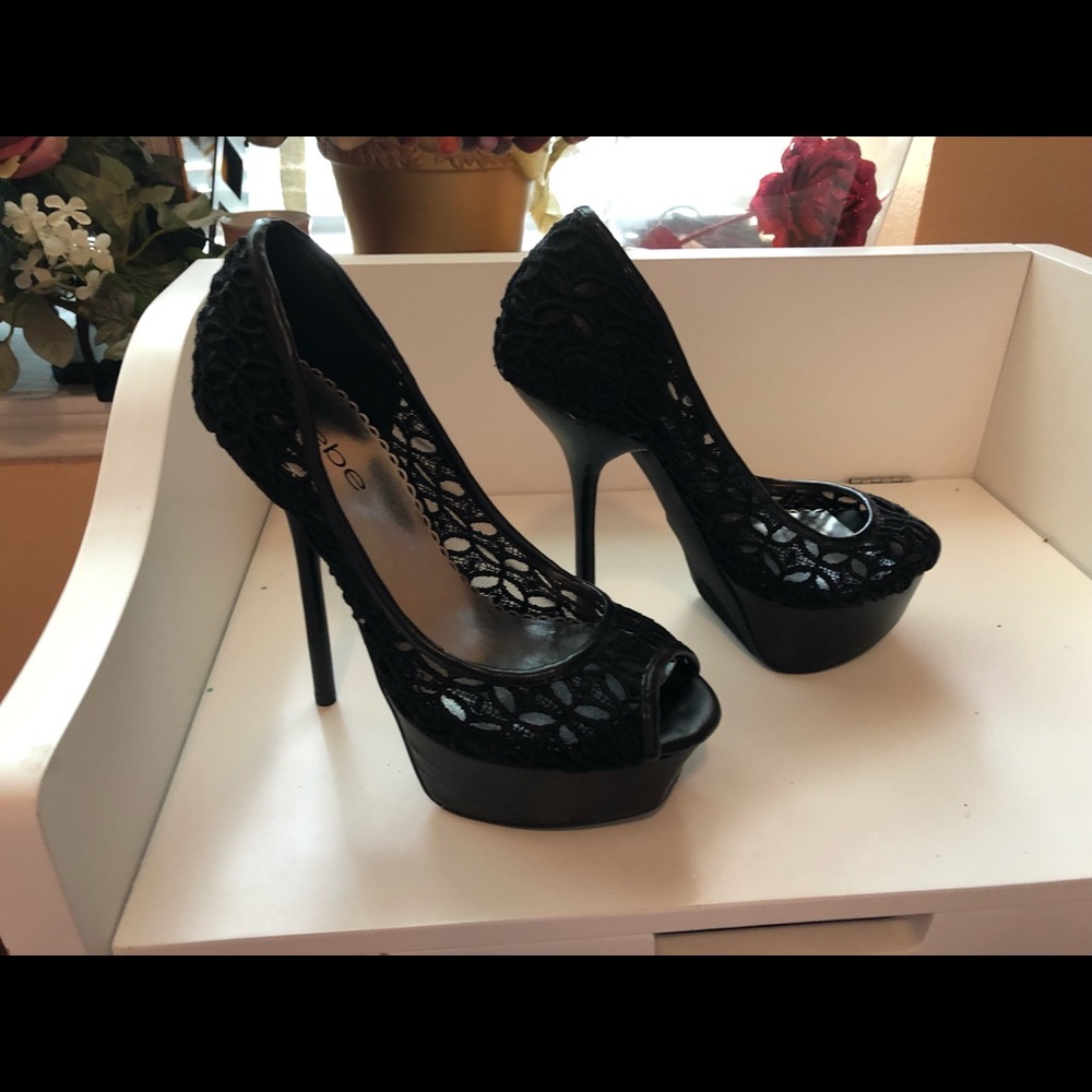 Bebe heel shoes - Picture 1 of 7